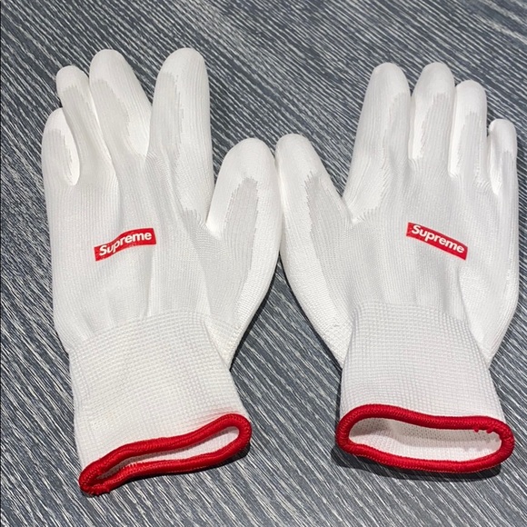 SUPREME collectible NEW white/red rubbery gloves - Picture 5 of 7